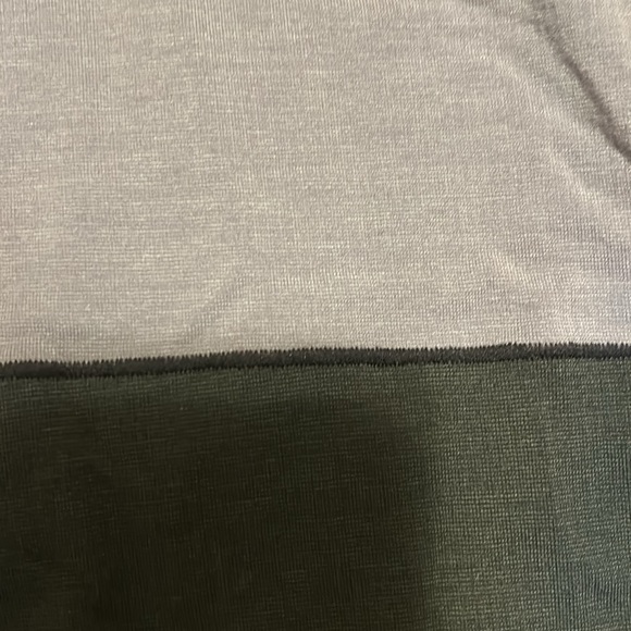 Icebreaker Women’s Momentum Long Sleeve Crewneck in Panther/Fossil Colour - Picture 4 of 7